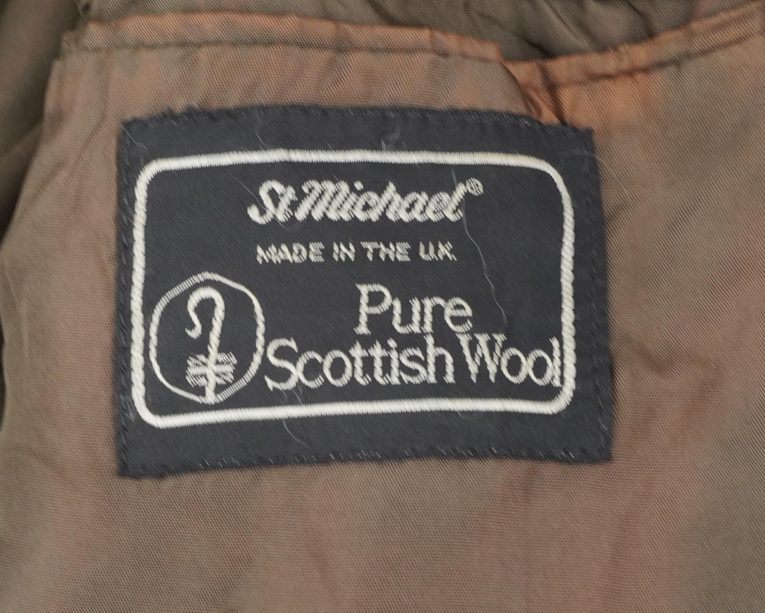 Two Harris tweed gentlemen's pure Scottish wool jackets, 80cm in length - Image 4 of 4