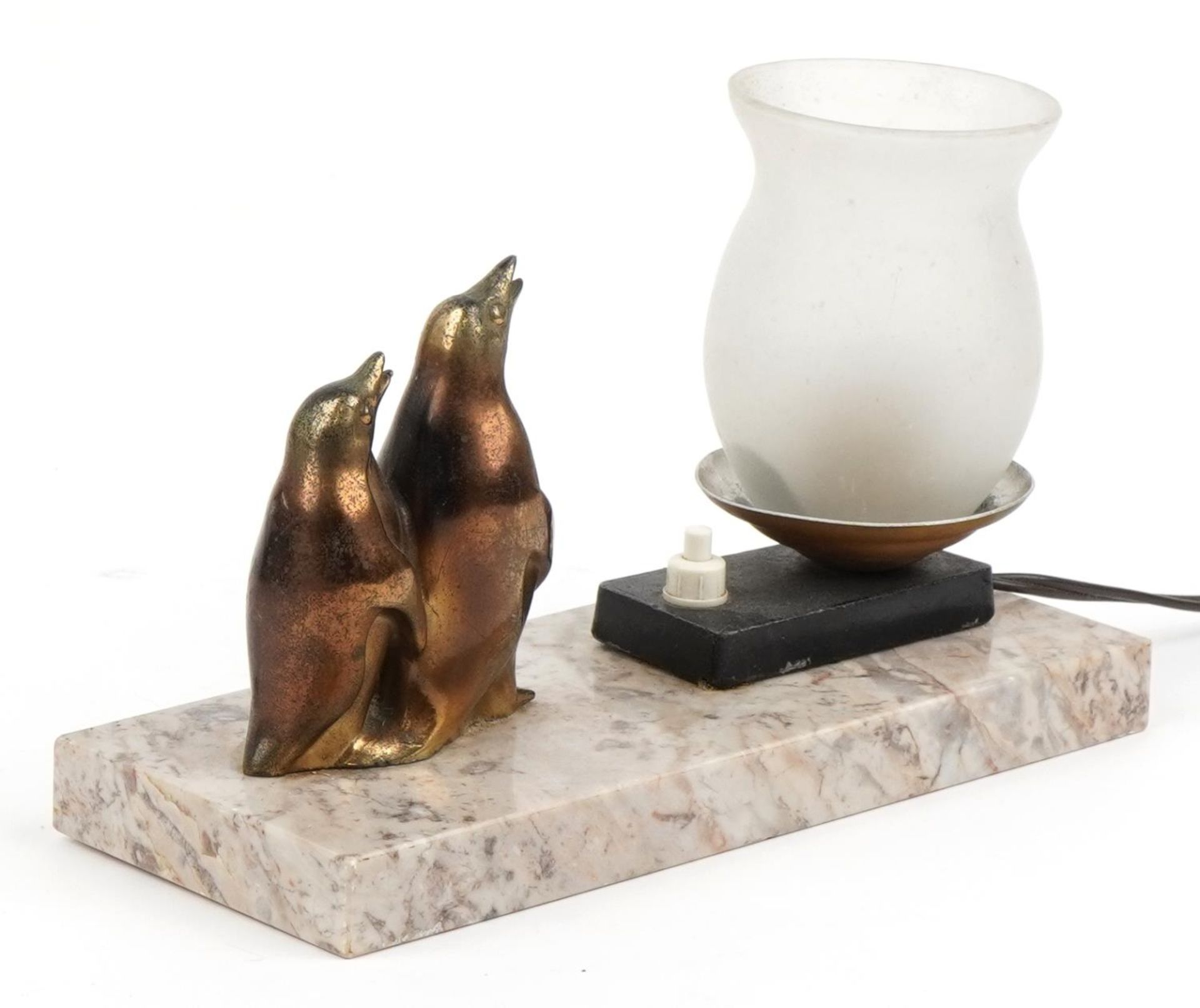 Art Deco marble lamp with glass shade surmounted with two bronzed penguins, 22cm wide - Image 2 of 6