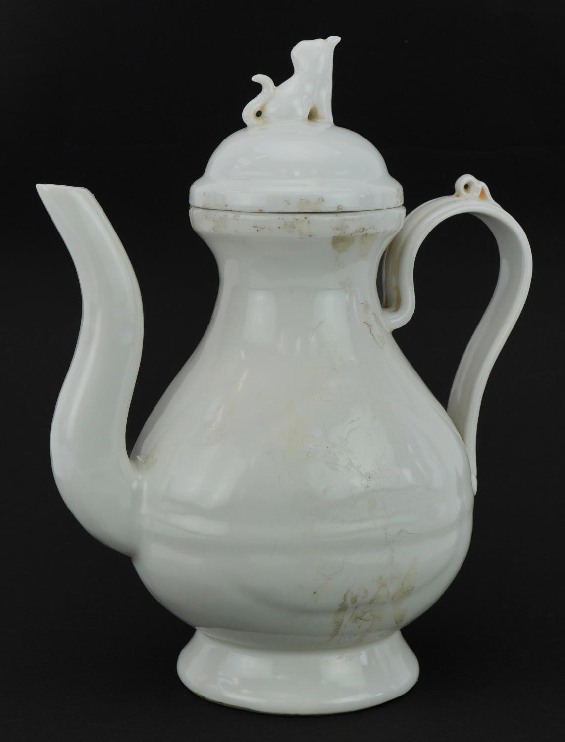 Chinese porcelain water pot having a blanc de chine glaze incised with flowers, four figure - Image 2 of 8