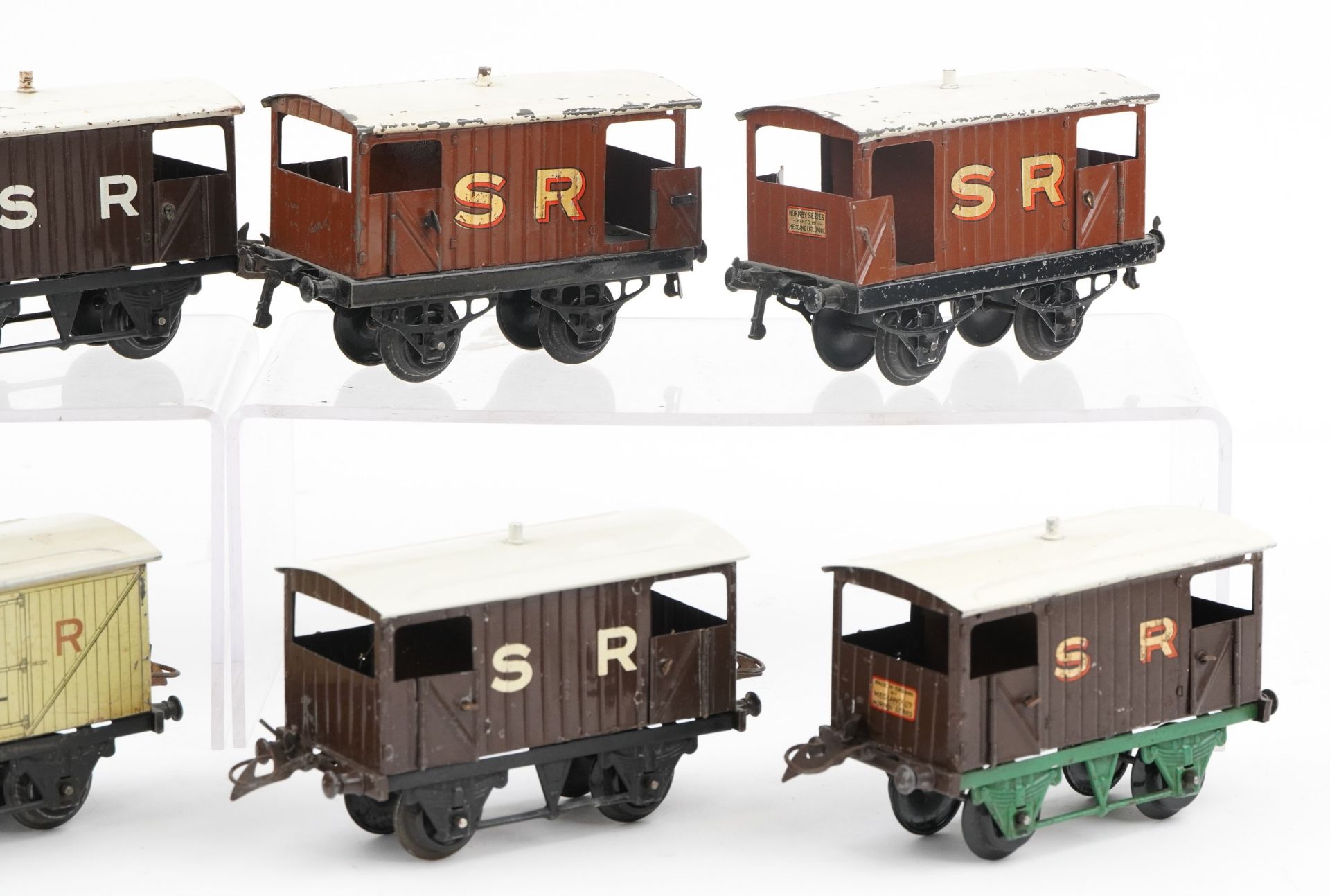 Eight Hornby O gauge tinplate model railway Southern Rail wagons - Image 3 of 3