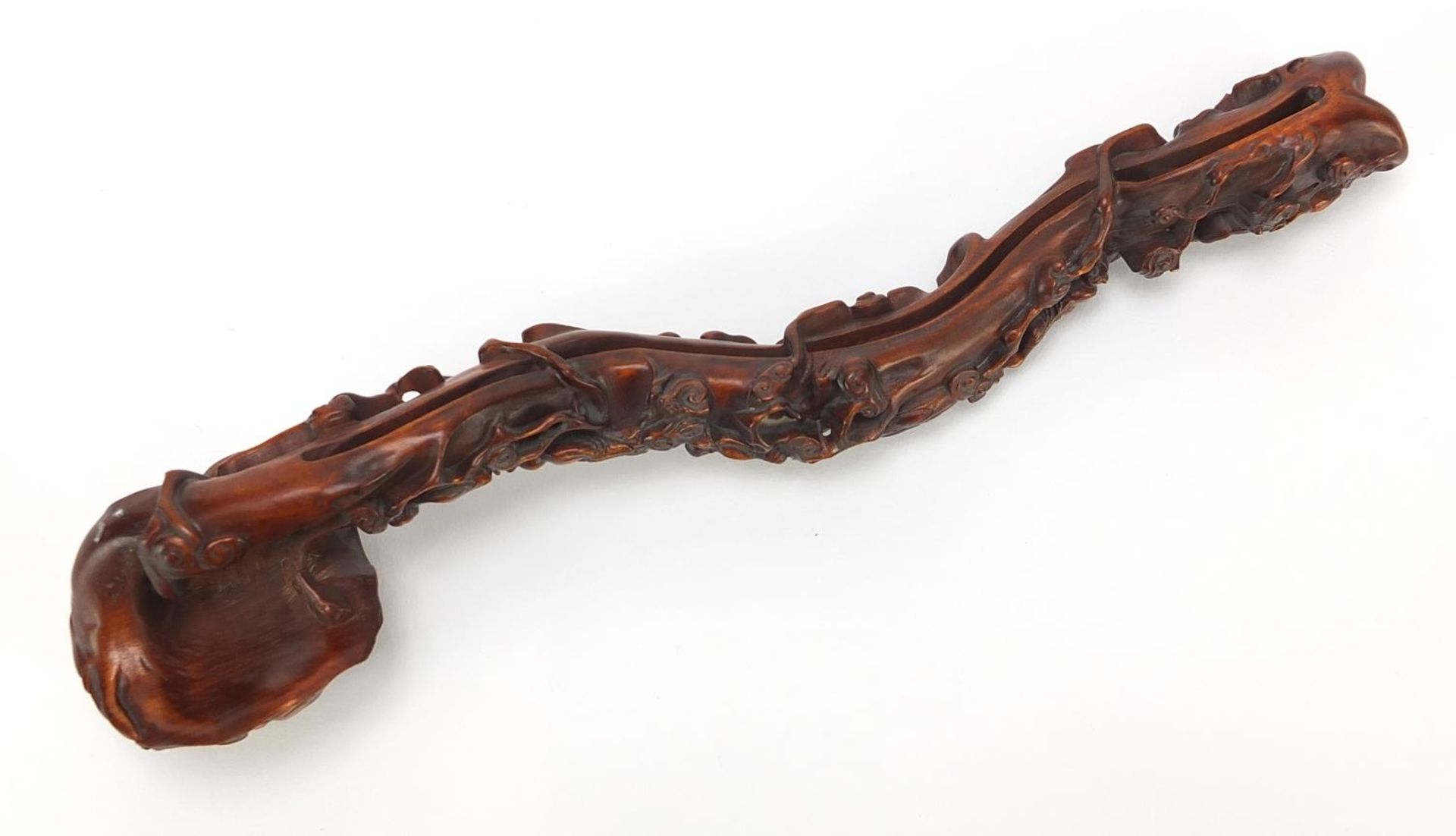 Chinese wood ruyi sceptre carved with figures, 20cm in length - Image 3 of 3