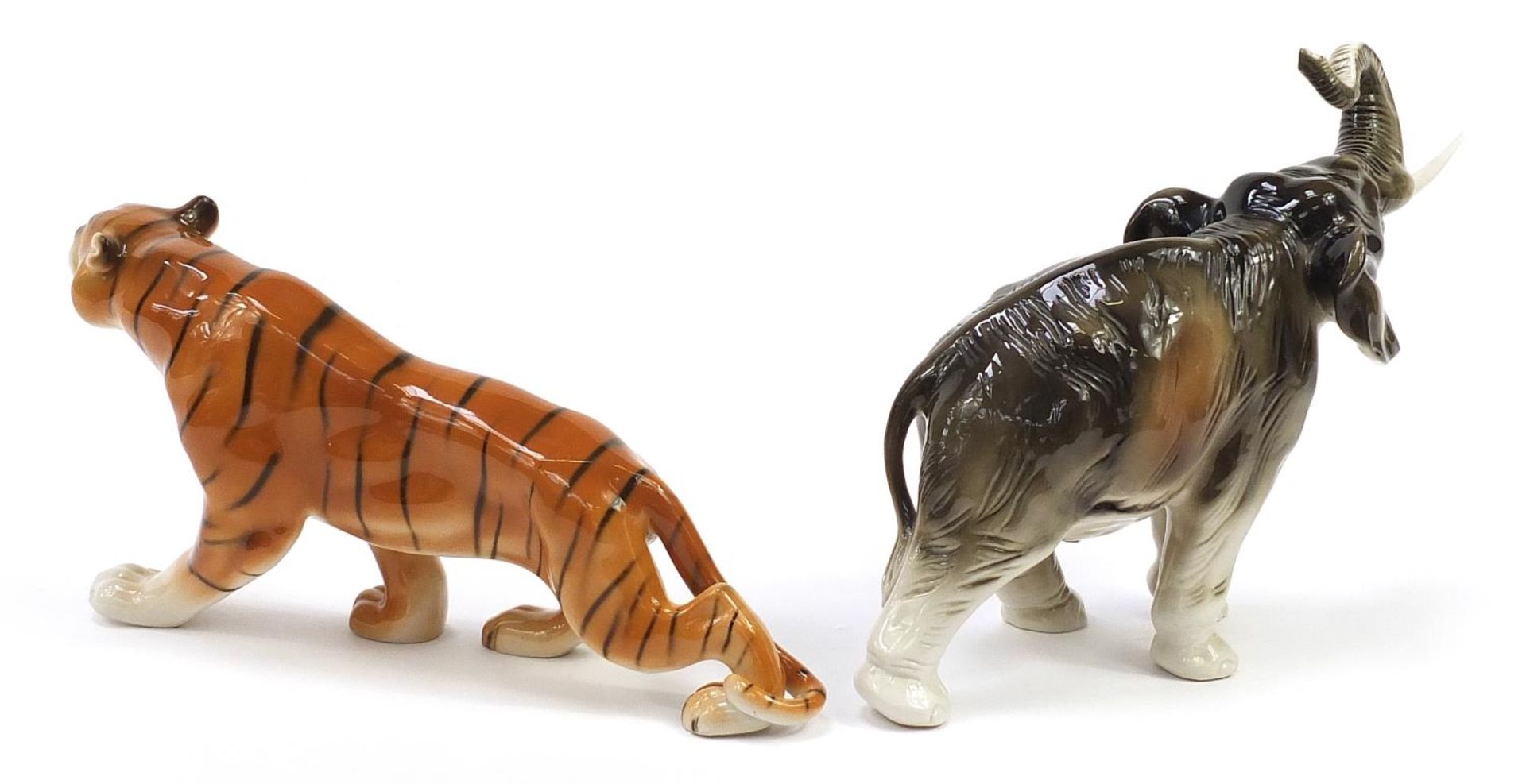 Royal Dux, Czechoslovakian porcelain elephant and tiger, the largest 36cm in length - Bild 2 aus 4