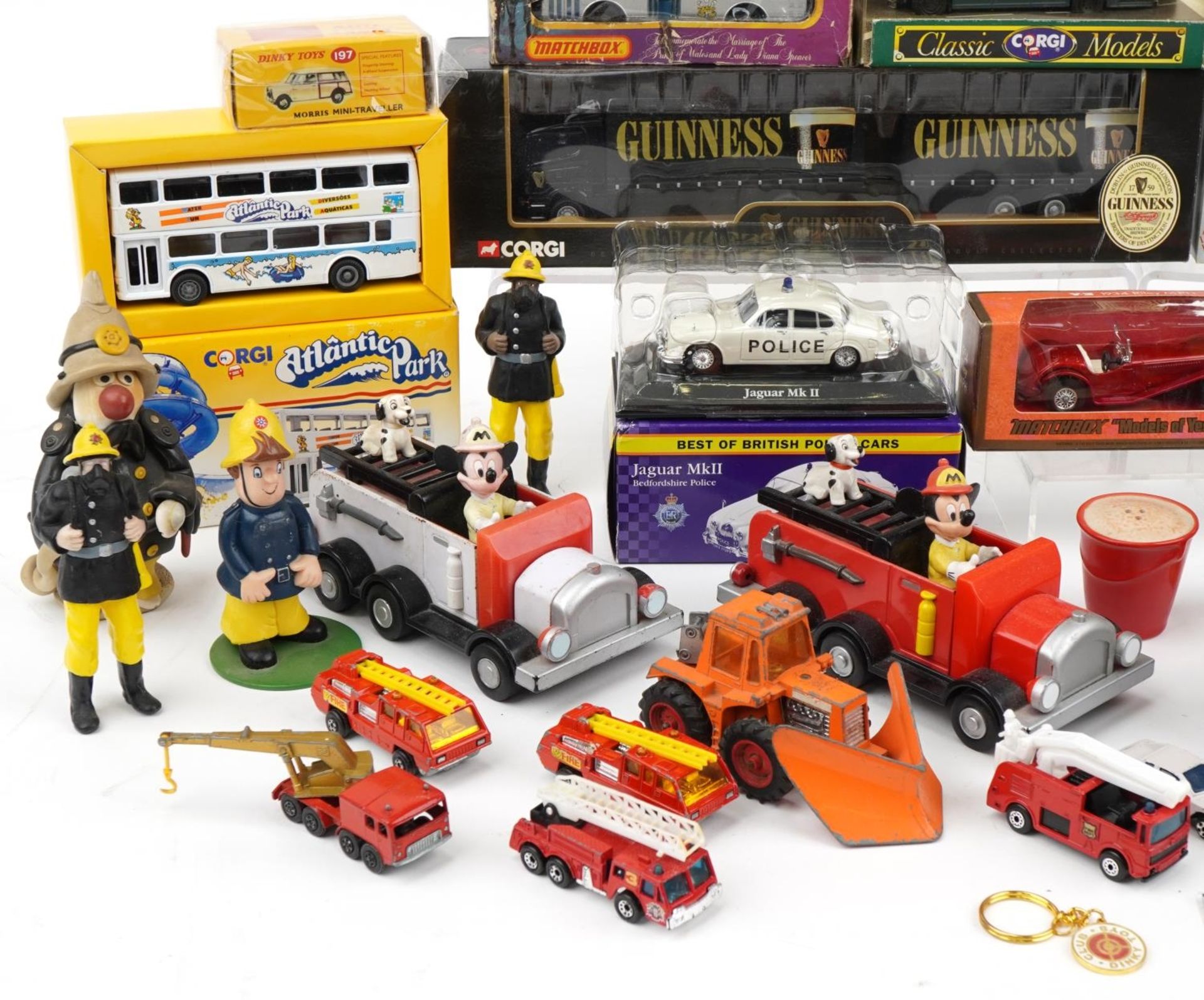Collection of vintage and later toys including diecast vehicles with boxes - Image 4 of 5
