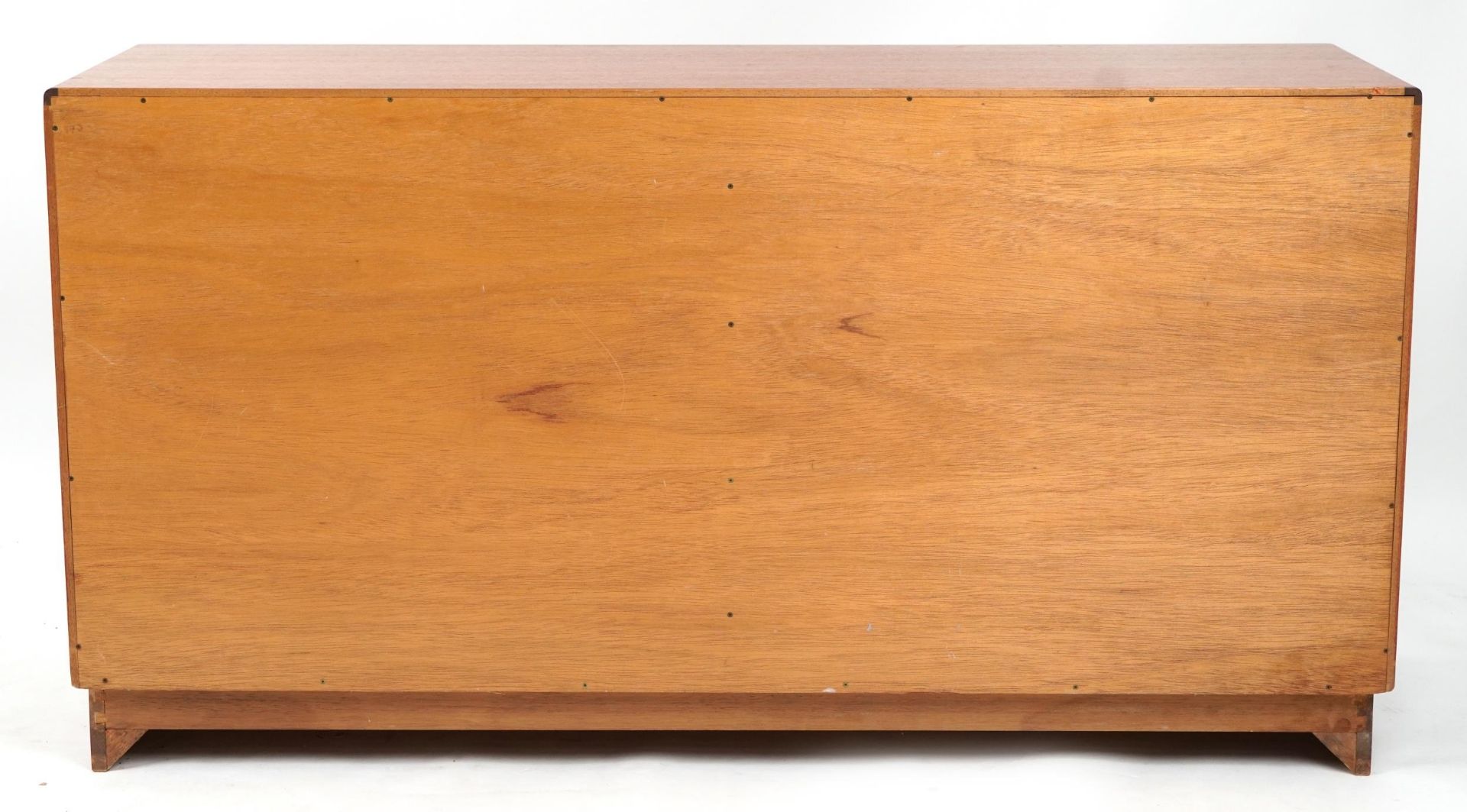 Mid century G Plan Fresco teak eight drawer chest, 76cm H x 142cm W x 44cm D - Bild 4 aus 4