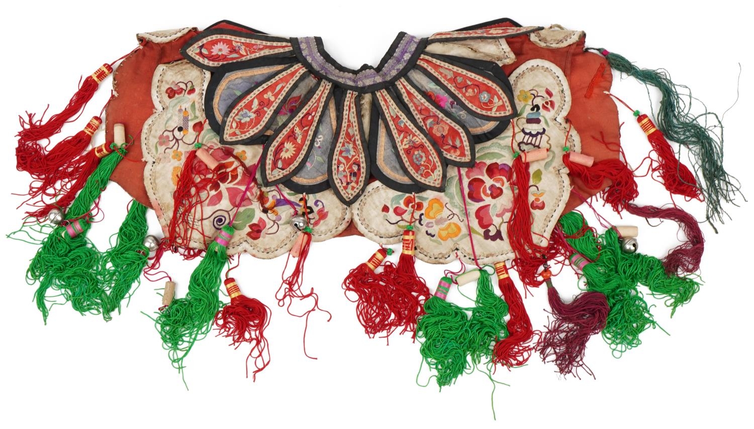 Chinese Canton silk cloud collar with drops, embroidered with flowers, 26cm high - Image 5 of 10