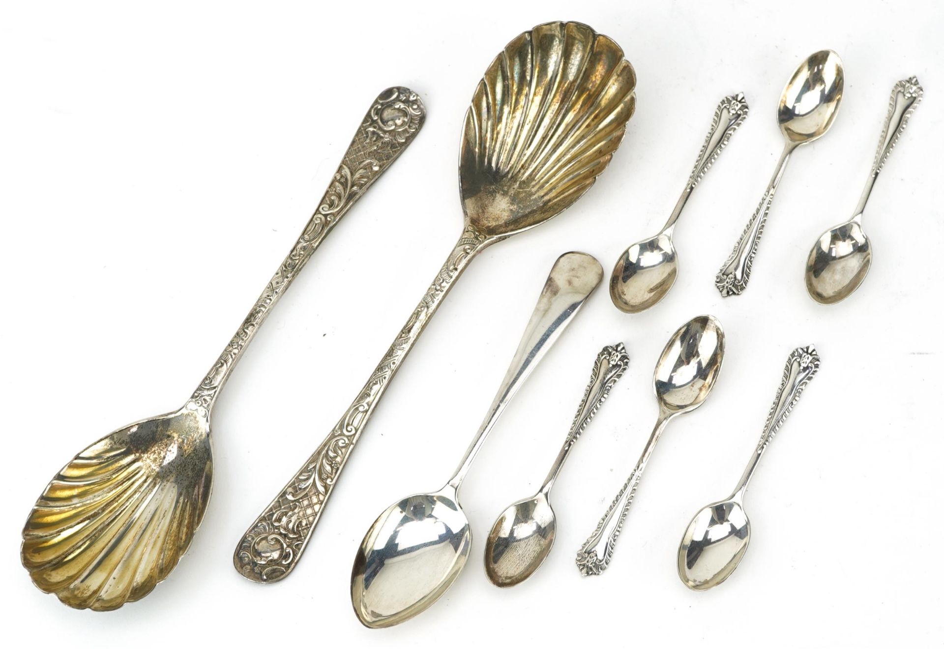 Victorian and later spoons including a pair of tablespoons with shell shaped bowls by G J D F London - Bild 2 aus 6