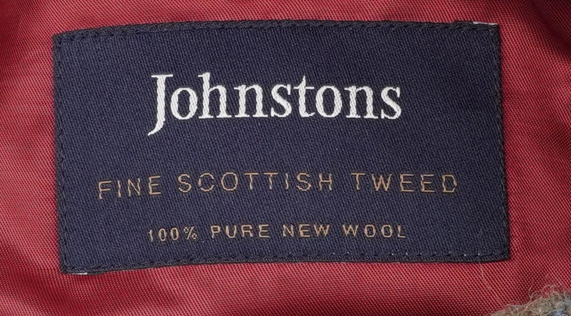 Two gentlemen's Johnston's fine Scottish tweed pure new wool jackets retailed by Brook Taverner, - Bild 3 aus 3