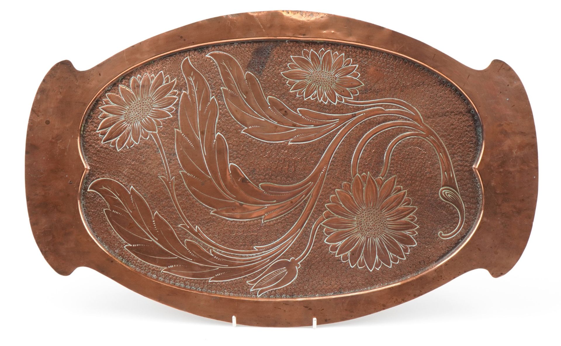 Art Nouveau copper tray engraved with stylized flowers, 51cm wide