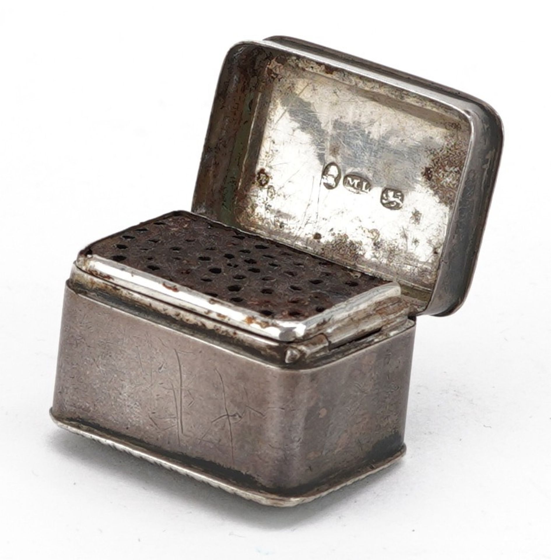 Matthew Linwood, George III silver nutmeg grater, indistinct Birmingham hallmarks, possibly 1809, - Bild 3 aus 6