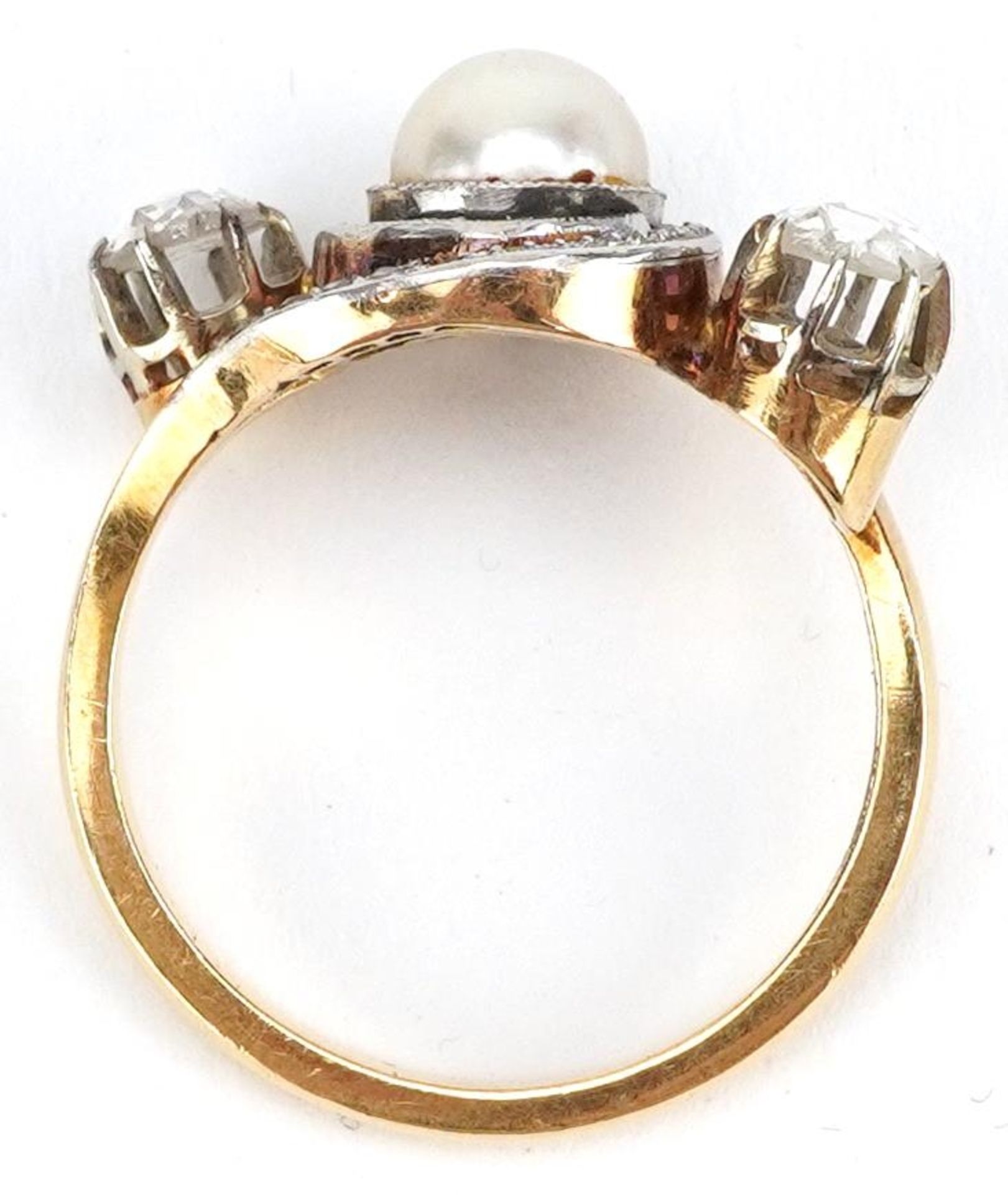 Unmarked gold cultured pearl and diamond three stone ring with diamond crossover shoulders, tests as - Image 3 of 3