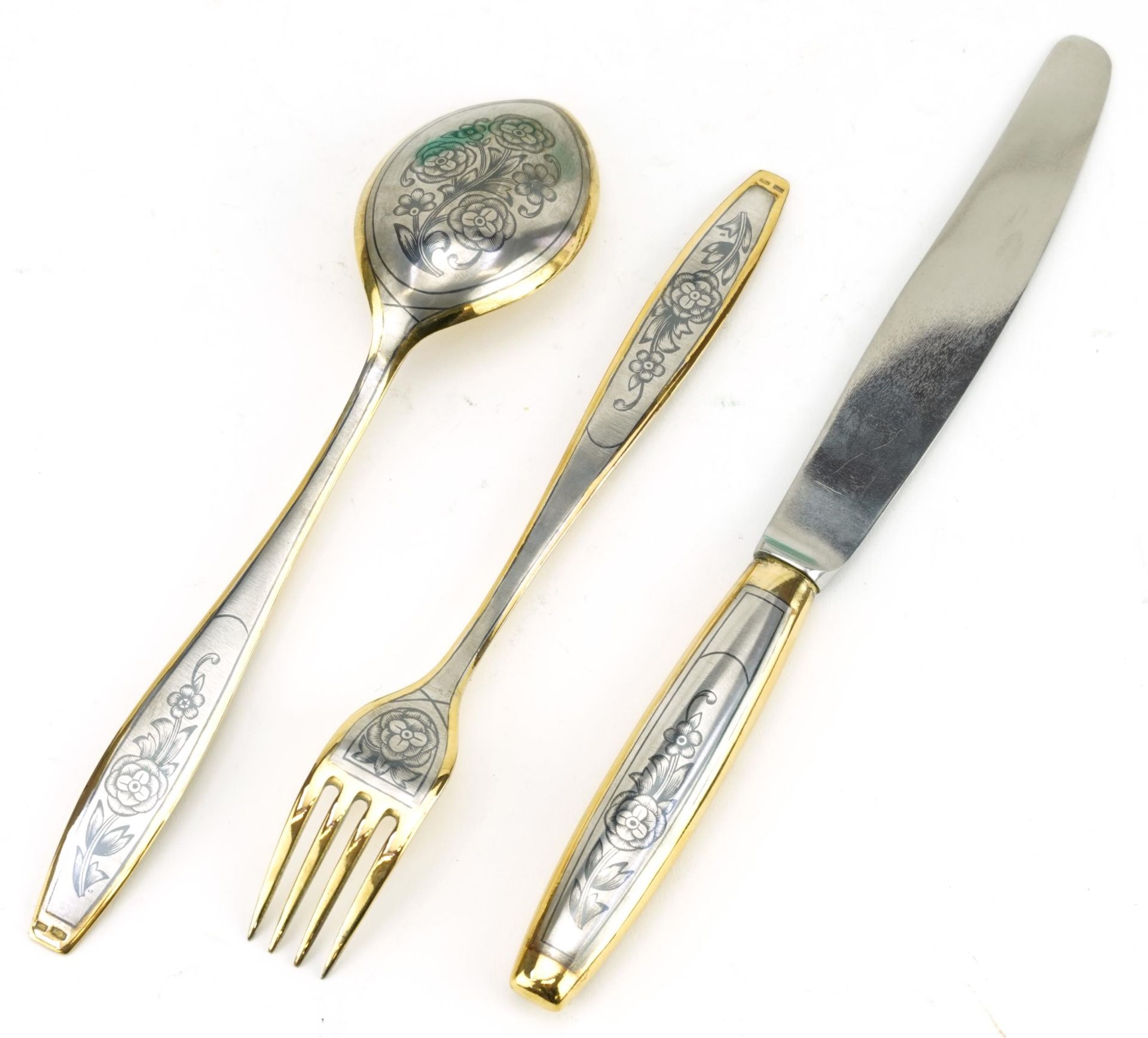 Russian partially gilt silver niello work knife, fork and spoon set housed in a fitted box, the - Bild 3 aus 3