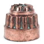 19th century copper jelly mould, 9.5cm in diameter : For further information on this lot please