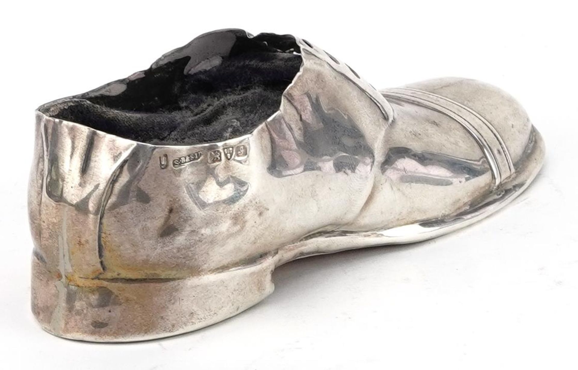 S Blanckensee & Son Ltd, large Edwardian silver and oak pin cushion in the form of a shoe, Chester - Bild 2 aus 4