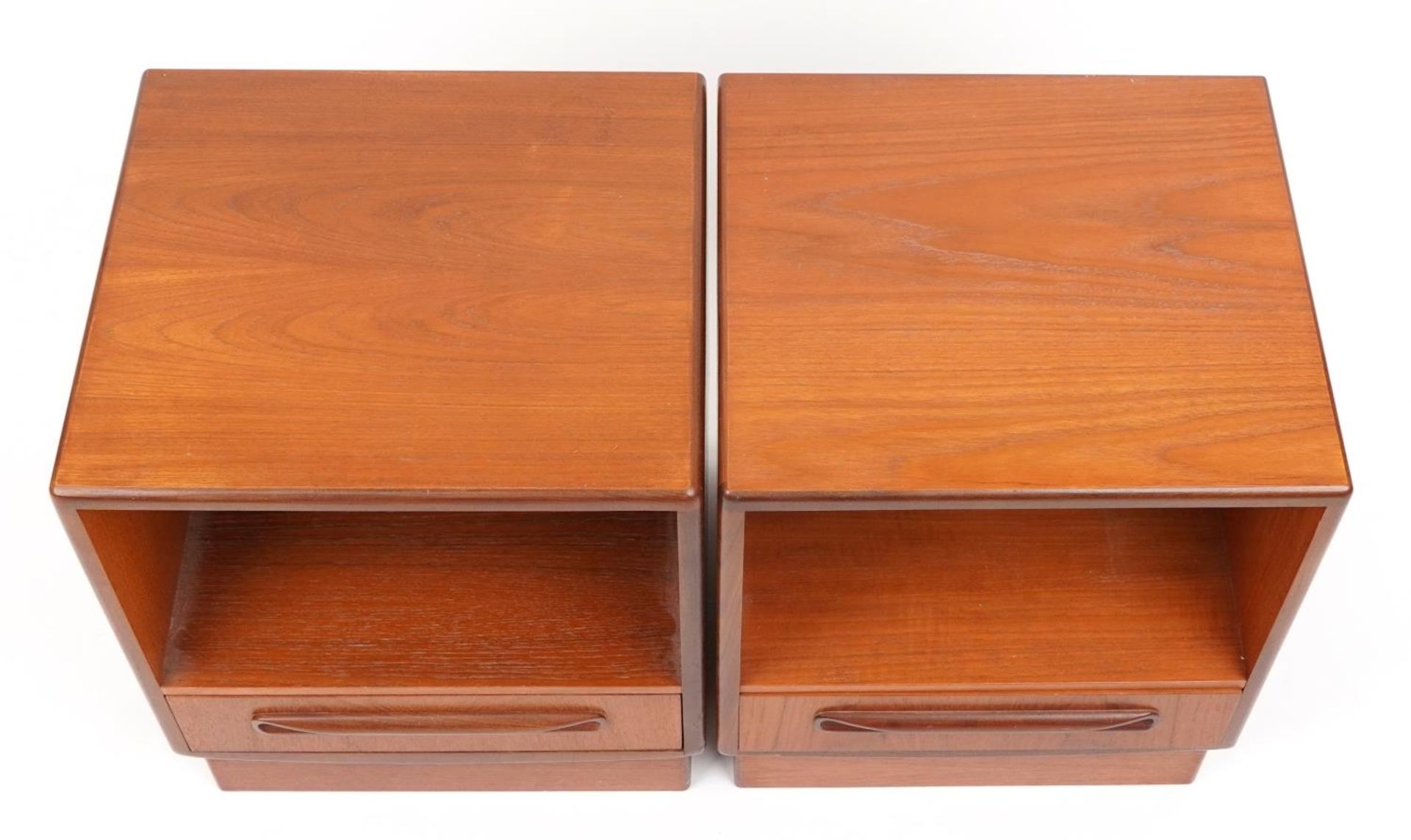 Pair of mid century G Plan Fresco teak bedsides with drawer to the base, 54cm H x 45cm W x 41cm - Image 3 of 5