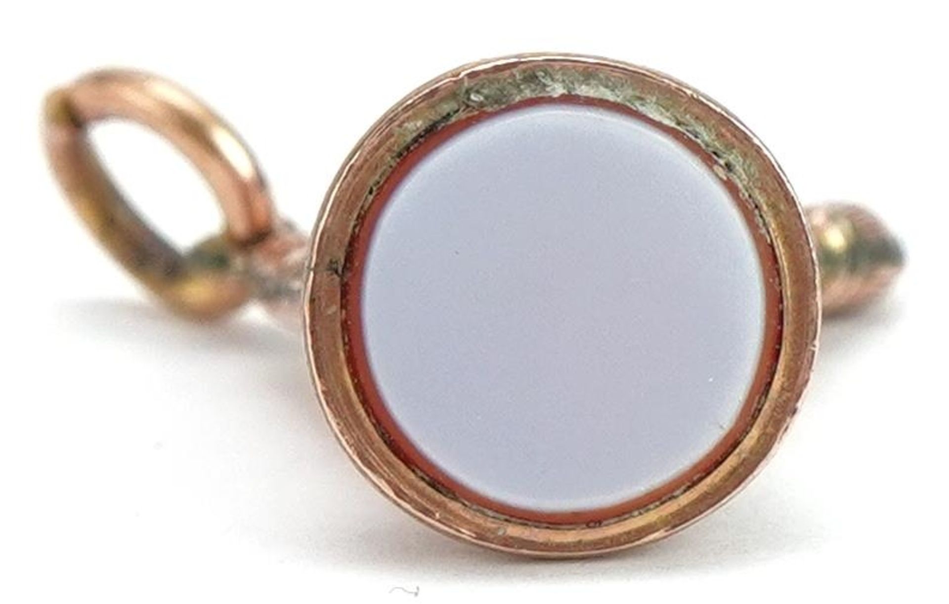 Unmarked rose gold hardstone seal fob in the form of a harp, 2.3cm high, 1.8g : For further - Image 3 of 3