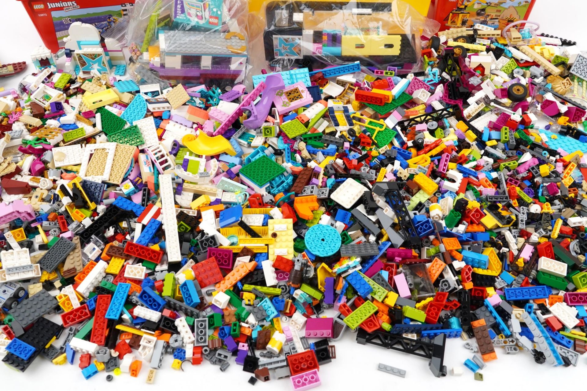 Large collection of vintage and later Lego and five Lego storage containers : For further - Image 4 of 5