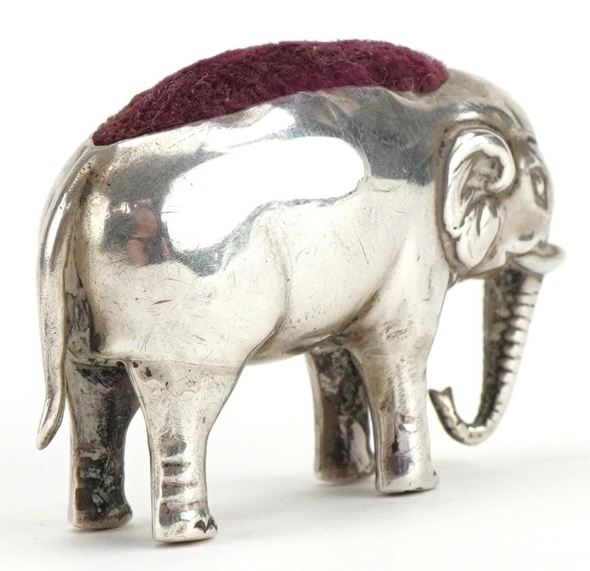 Adie & Lovekin Ltd, novelty Edwardian silver pincushion in the form of an elephant, Birmingham 1906, - Bild 3 aus 4