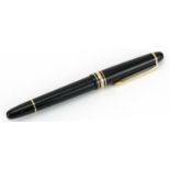 Montblanc Meisterstuck Pix fountain pen with 14k gold nib, serial number XZ2063623 : For further