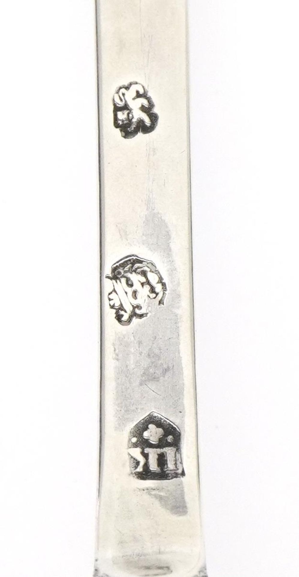 John King, Charles II silver trefid spoon with rat's tail and scratched initials N M over R C, - Bild 4 aus 4