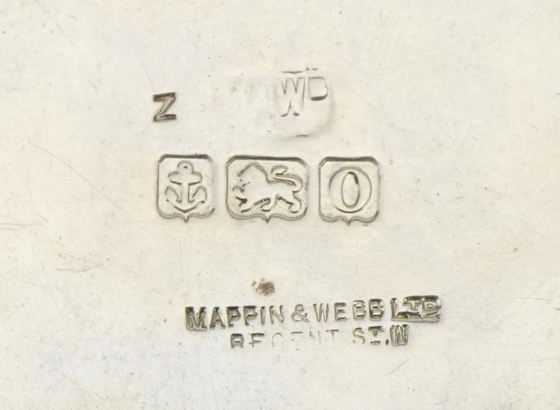 Mappin & Webb, pair of Art Deco octagonal silver bonbon dishes and a pair of antique silver sugar - Bild 4 aus 4