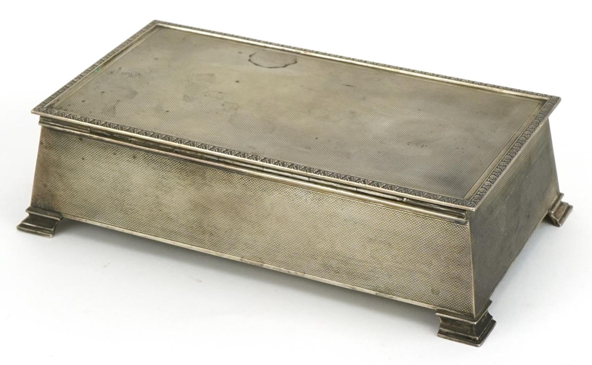 W H Manton Ltd, Art Deco style rectangular silver cigar box with engraved Eastbourne Gazette - Bild 5 aus 7