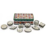 Collection of vintage miniature cake moulds with tin, the largest 7cm wide : For further information