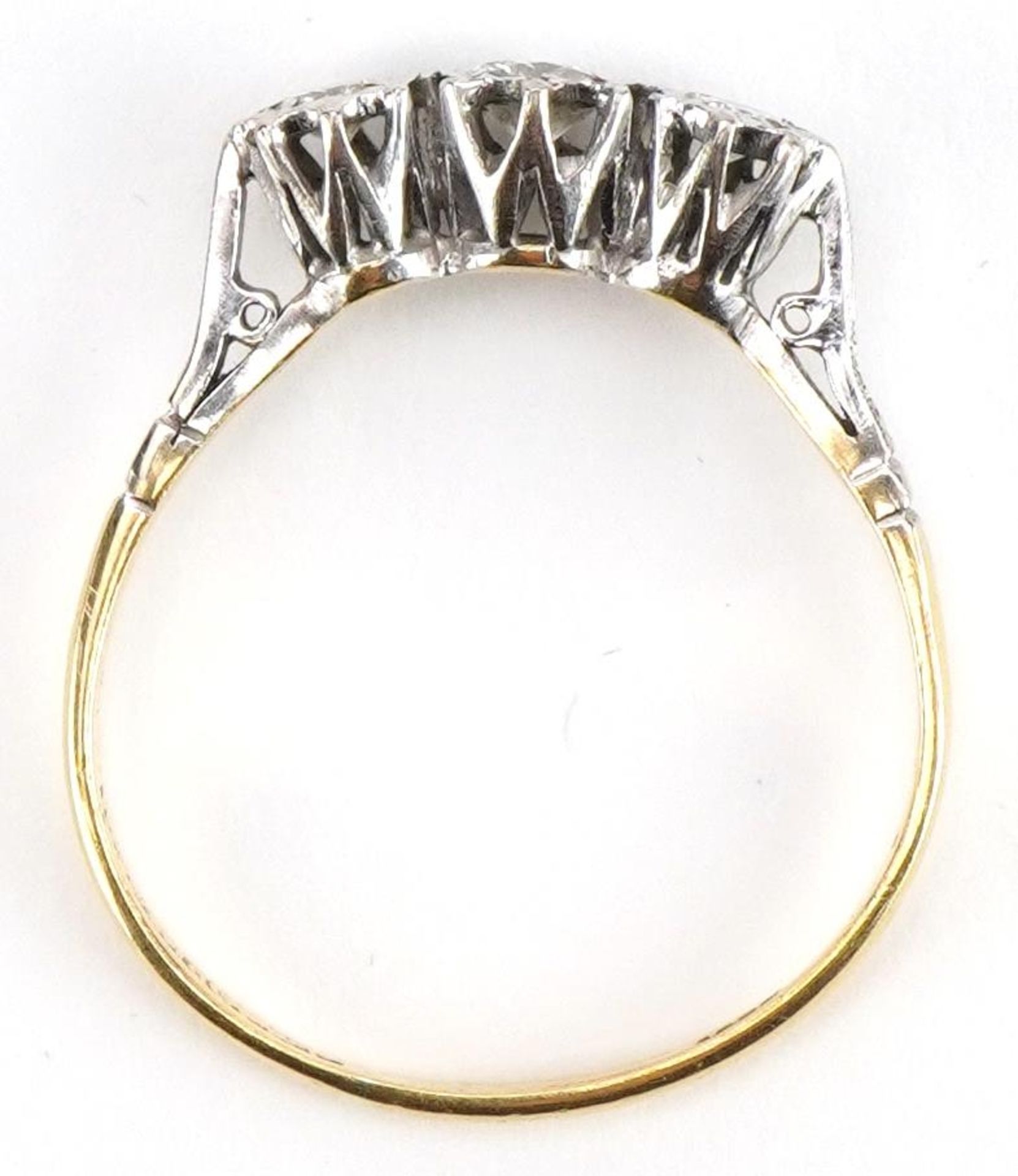 18ct gold and platinum diamond three stone ring, the largest diamond approximately 0.20 carat, - Image 3 of 4