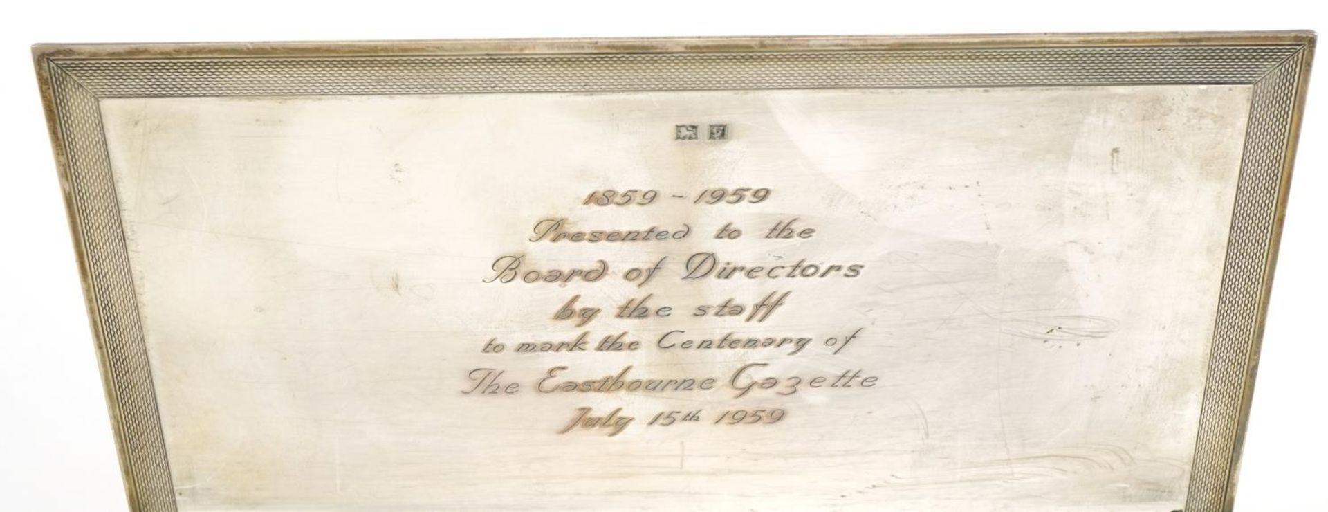 W H Manton Ltd, Art Deco style rectangular silver cigar box with engraved Eastbourne Gazette - Bild 3 aus 7