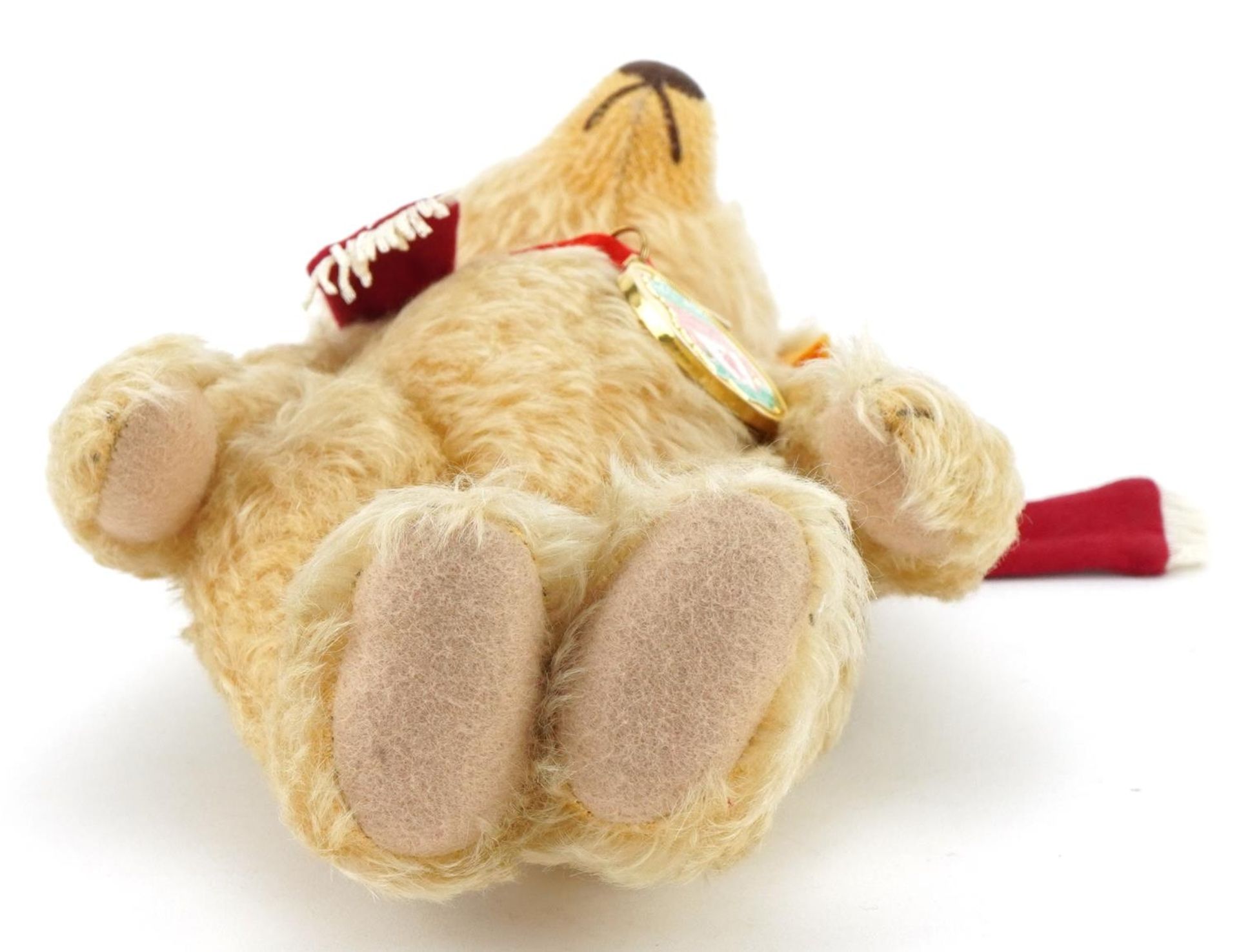 Footballing interest Steiff You'll Never Walk Alone bear, 28cm high : For further information on - Image 4 of 5