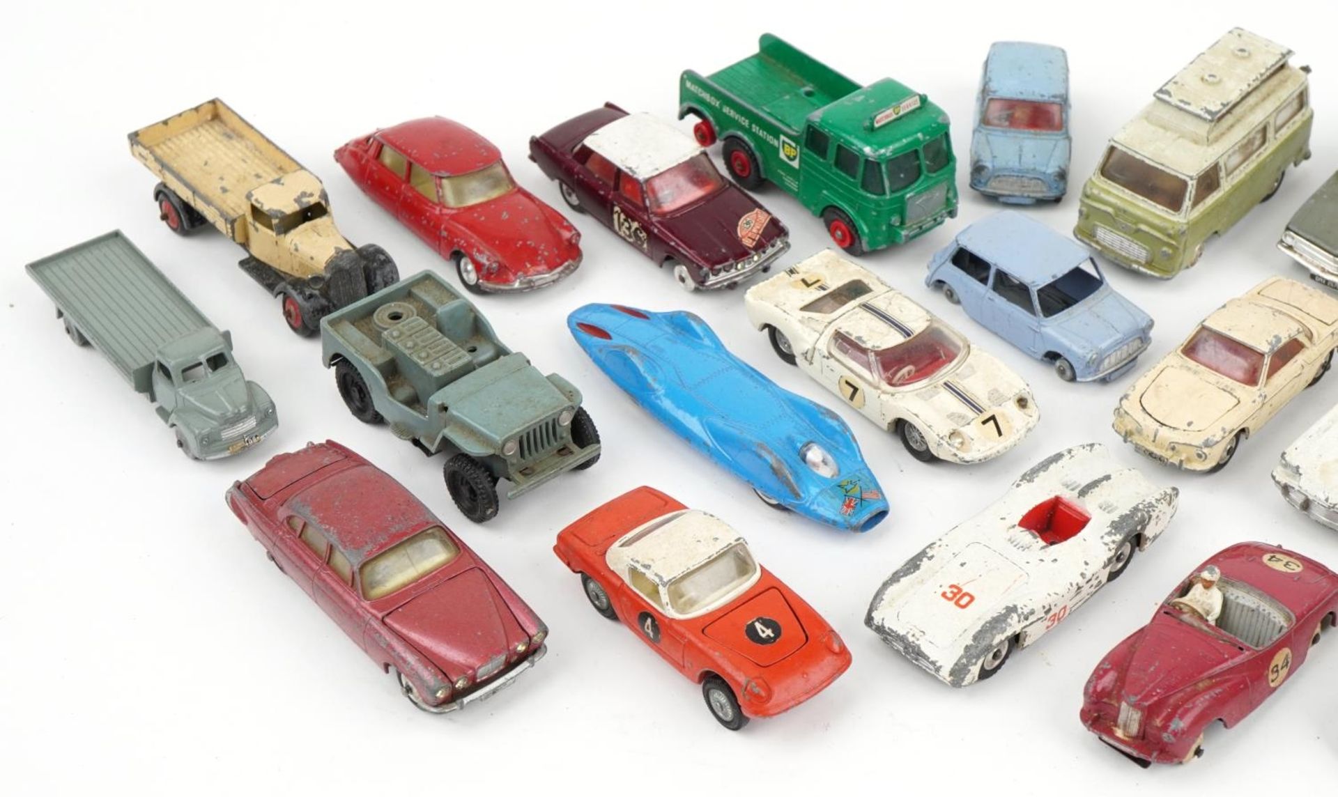 Vintage diecast vehicles including Corgi Toys, Dinky Toys and Dublo Dinky Toys : For further - Image 2 of 3