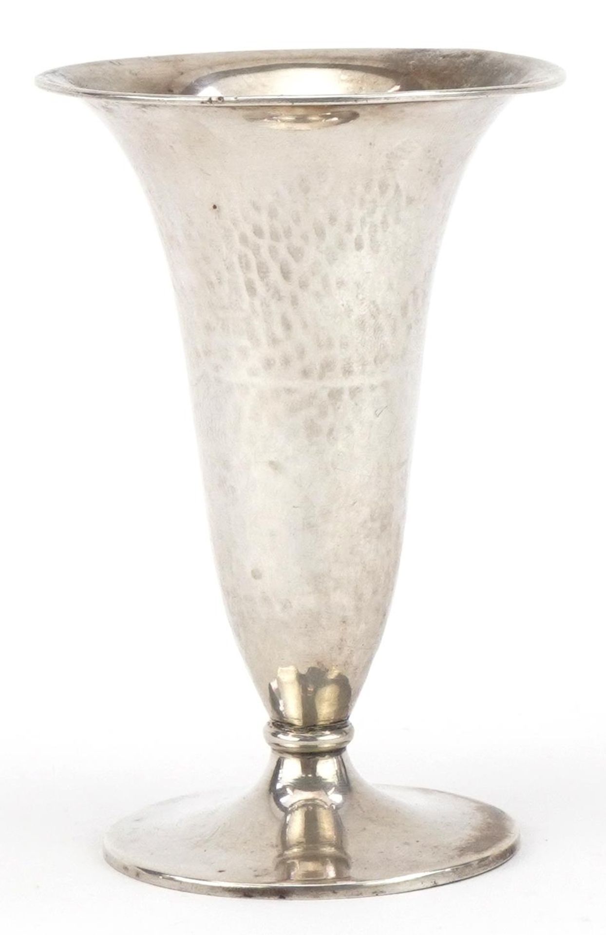 German Arts & Crafts 800 grade silver vase with planished body, 10cm high, 39.0g : For further - Image 2 of 4