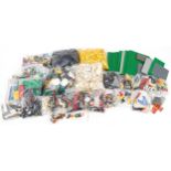 Large collection of vintage and later Lego, total weight approximately 8.5kg : For further