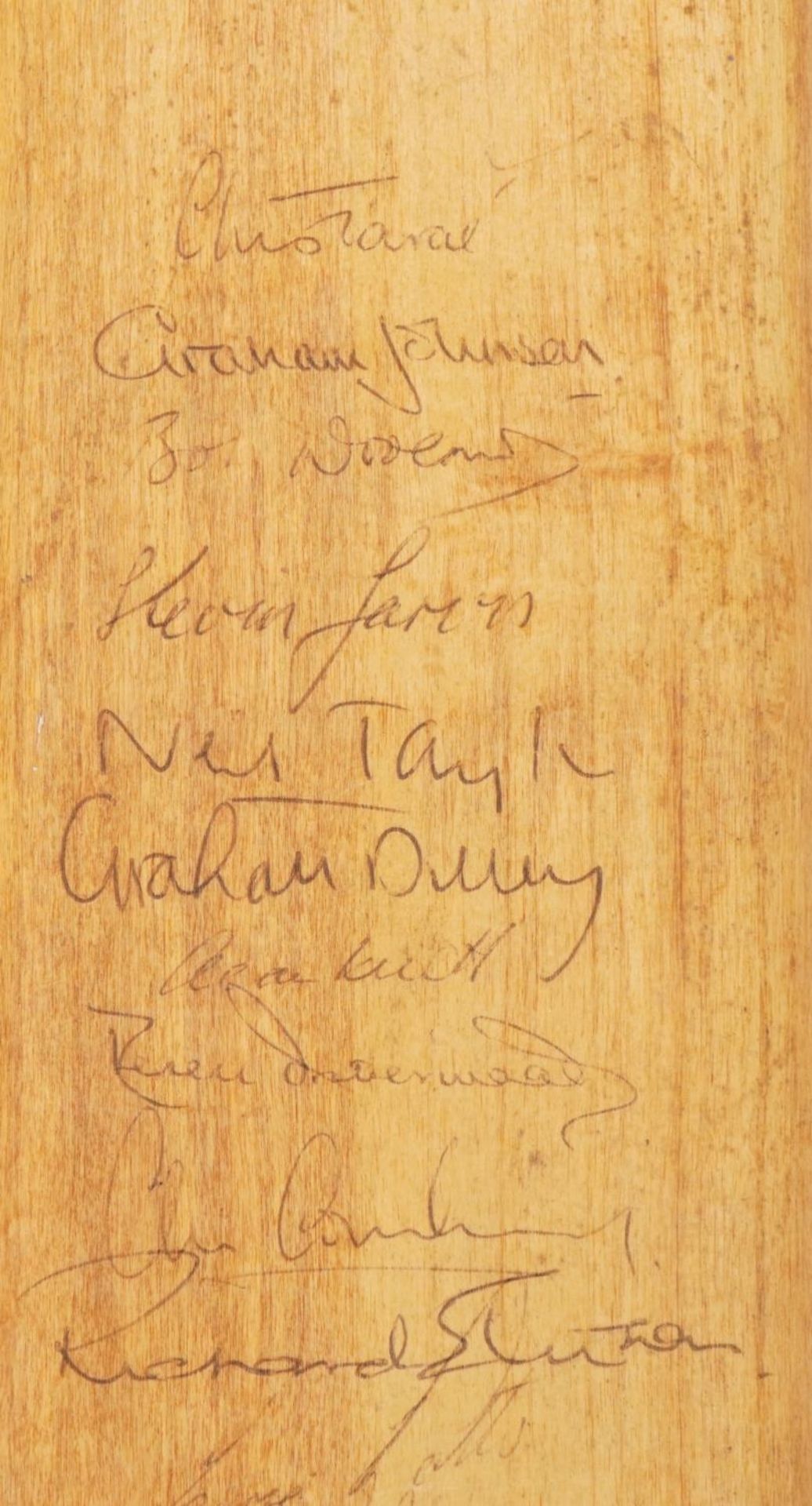 County Ultimate cricket bat signed by Kent cricketers, dated 1983, 85cm in length : For further - Bild 2 aus 4