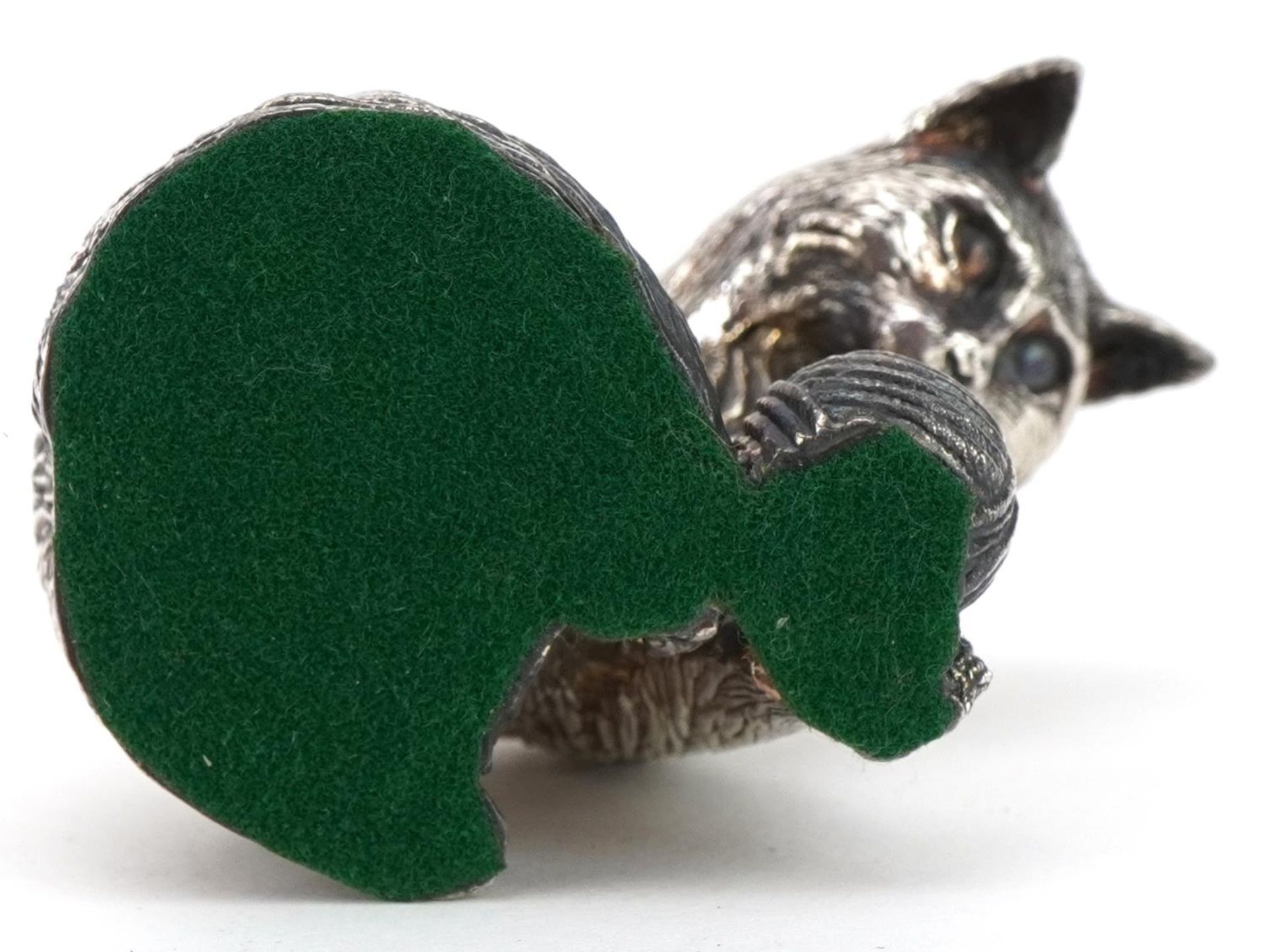 Elizabeth II silver filled study of a cat with a ball of yarn, 5.5cm high, 78.5g : For further - Image 5 of 5