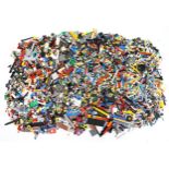 Large collection of vintage and later Lego, total weight approximately 8.0kg : For further