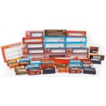 Collection of OO gauge model railway boxes including Hornby, Mainline and Airfix : For further