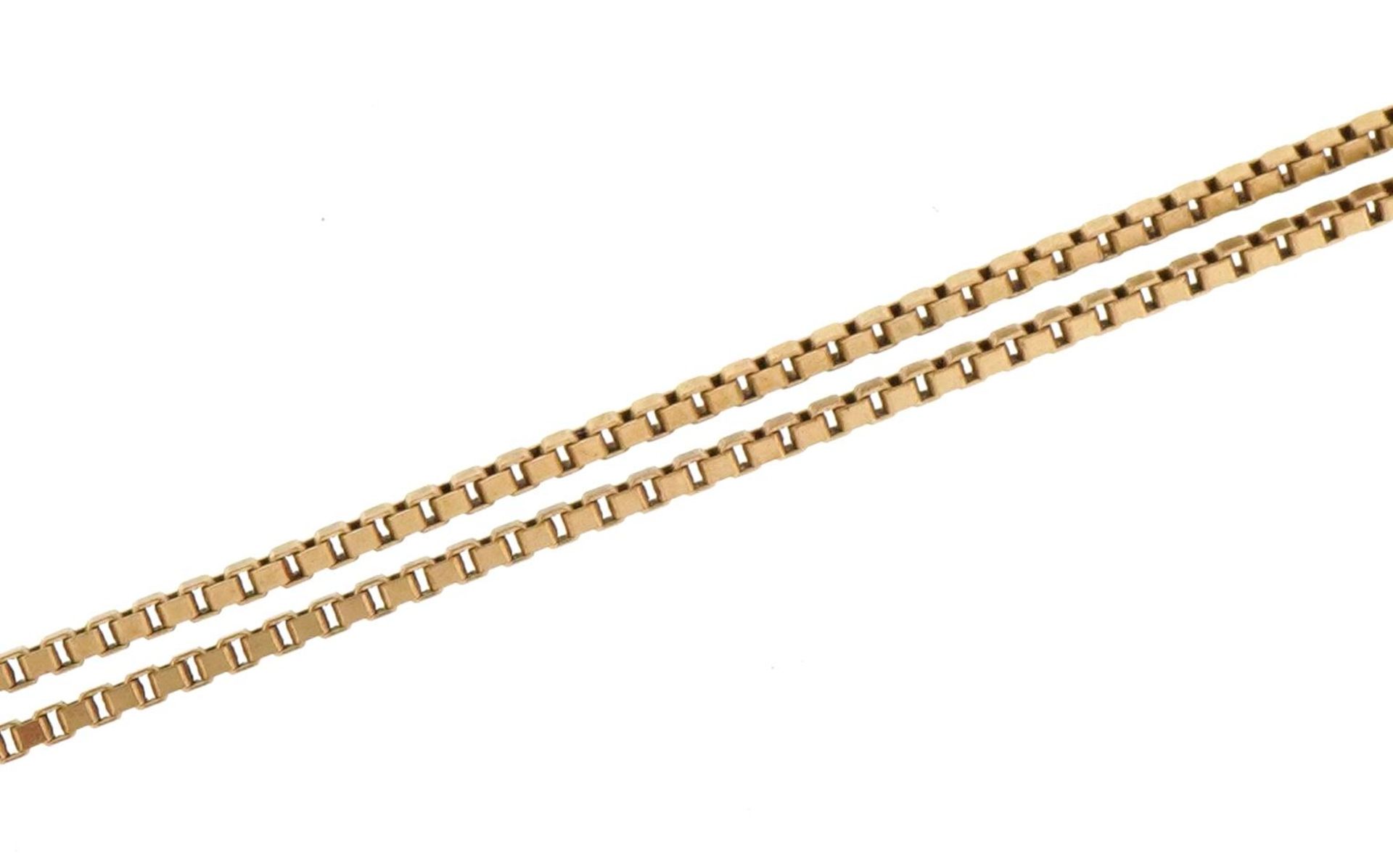 9ct gold box link necklace, 40cm in length, 3.0g : For further information on this lot please