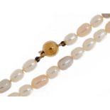 Single strand freshwater pearl necklace with 9ct gold ball clasp, 42cm in length, 15.0g : For