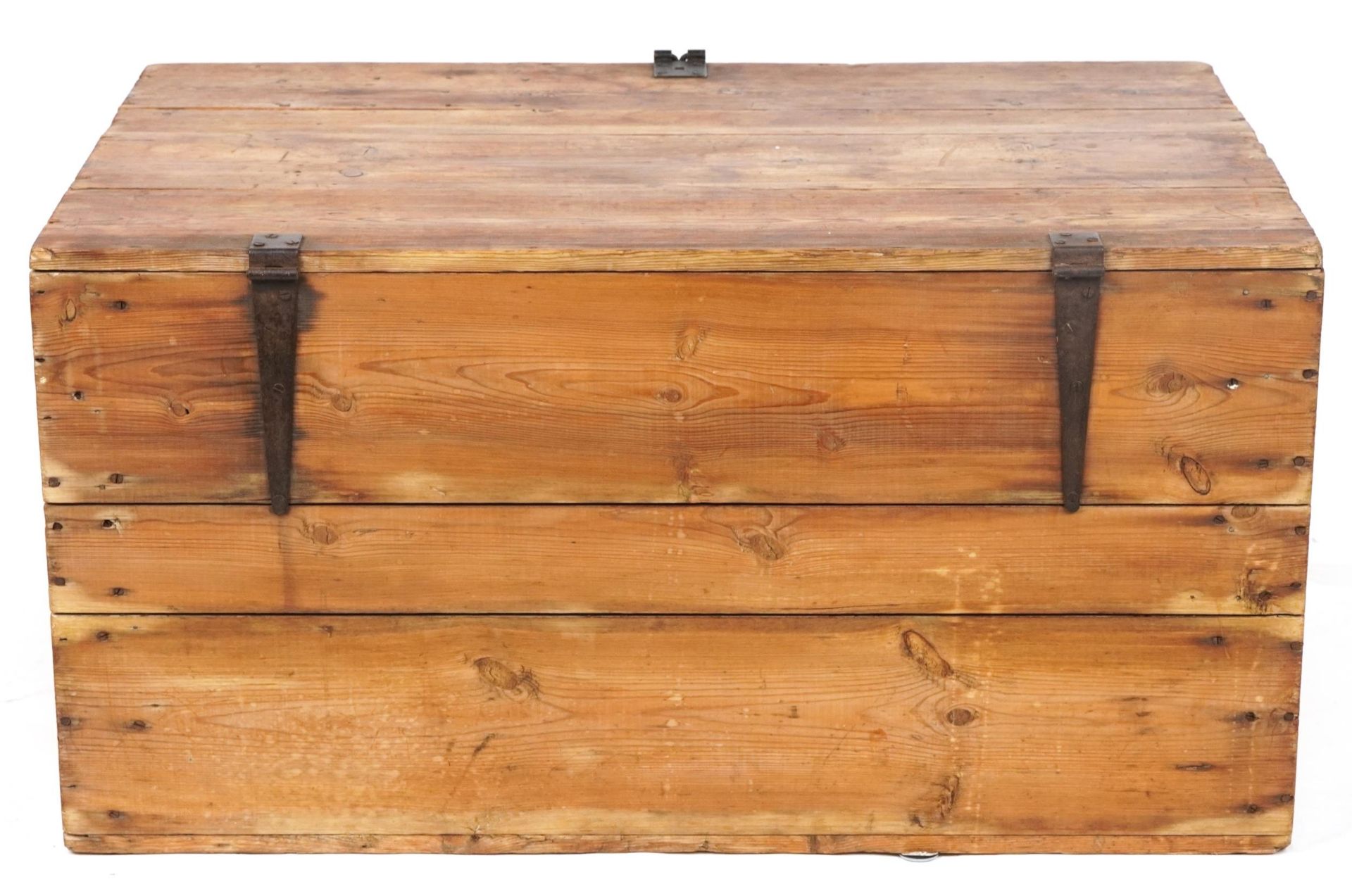 Large Victorian style waxed pine trunk with carrying handles, 46.5cm H x 91.5cm W x 60.5 D : For - Image 5 of 5