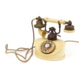Vintage Bakelite style dial telephone, 21.5cm high : For further information on this lot please