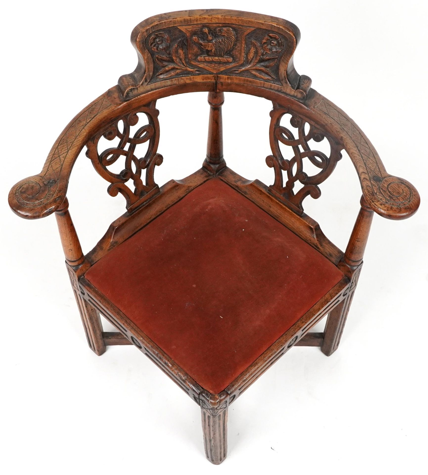 19th century country style corner chair carved with lion crest and flowers, 80cm high : For - Bild 2 aus 3