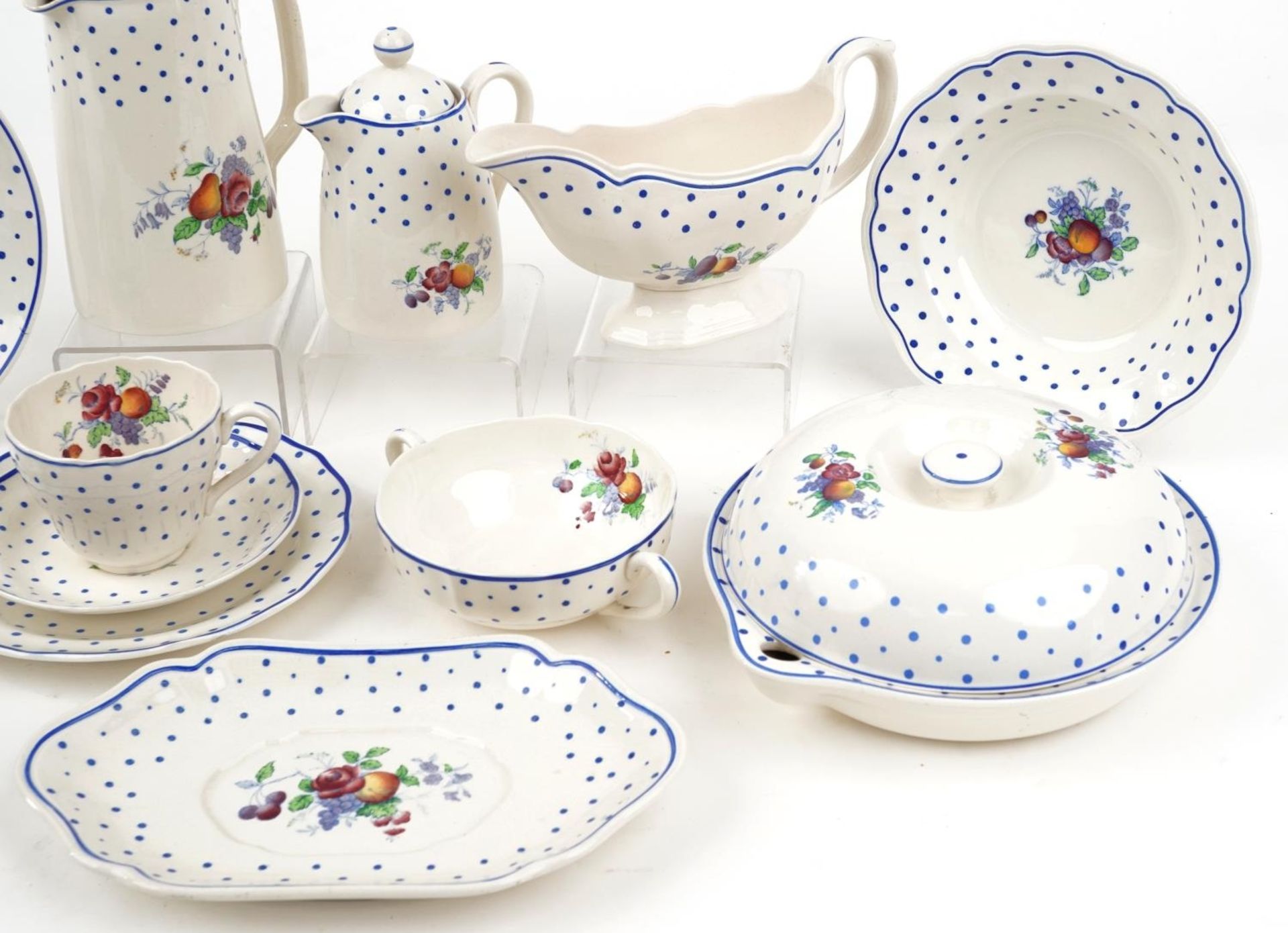 Copeland Spode polka dot dinner and teaware including gravy boat on stand and bowl, the largest 23cm - Bild 3 aus 4