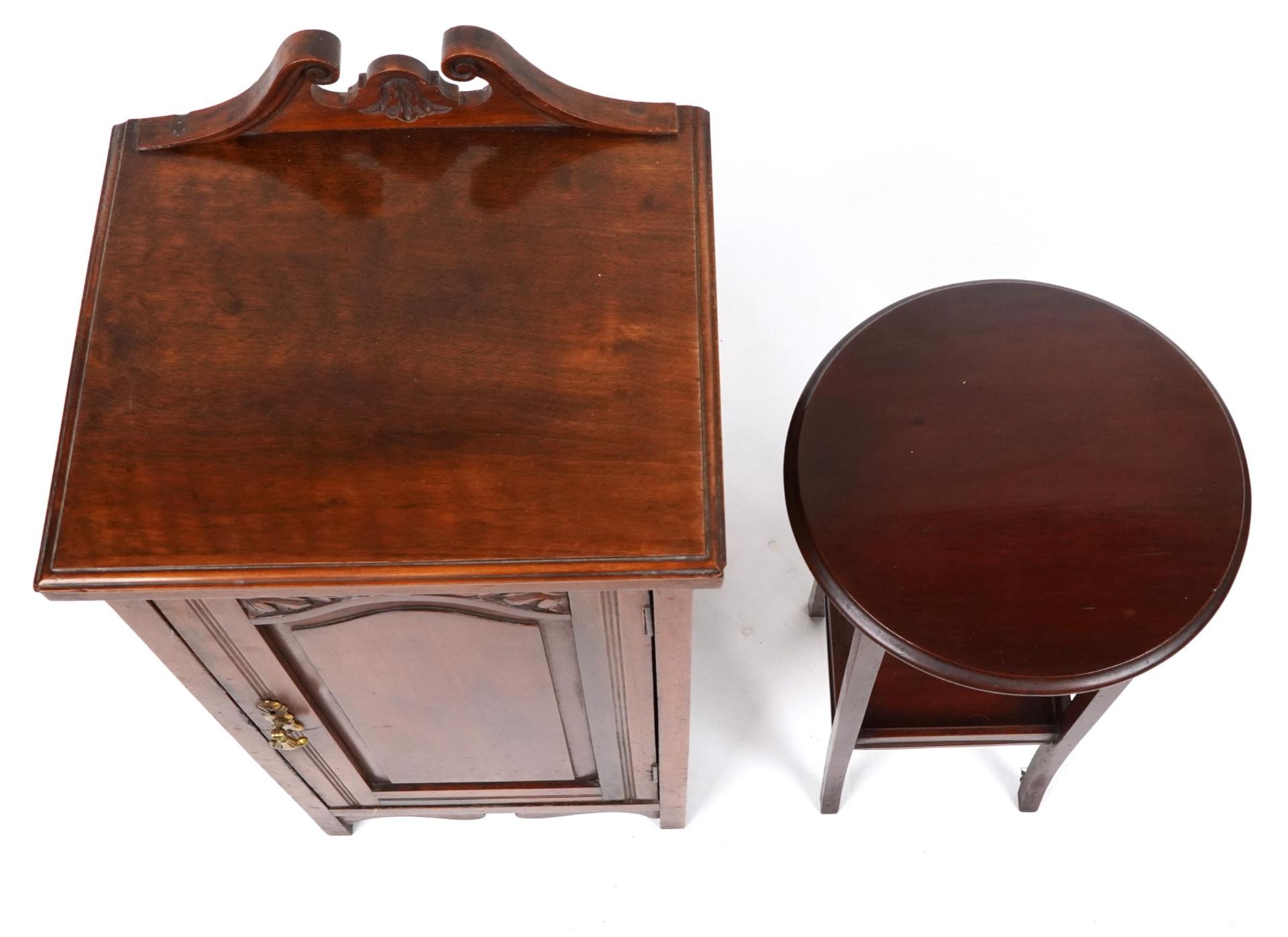 Art Nouveau style Mahogany pot cupboard and a mahogany occasional table, the largest 80cm high : For - Bild 3 aus 4