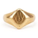 George V 18ct gold signet ring, London 1917, size F/G, 4.7g : For further information on this lot