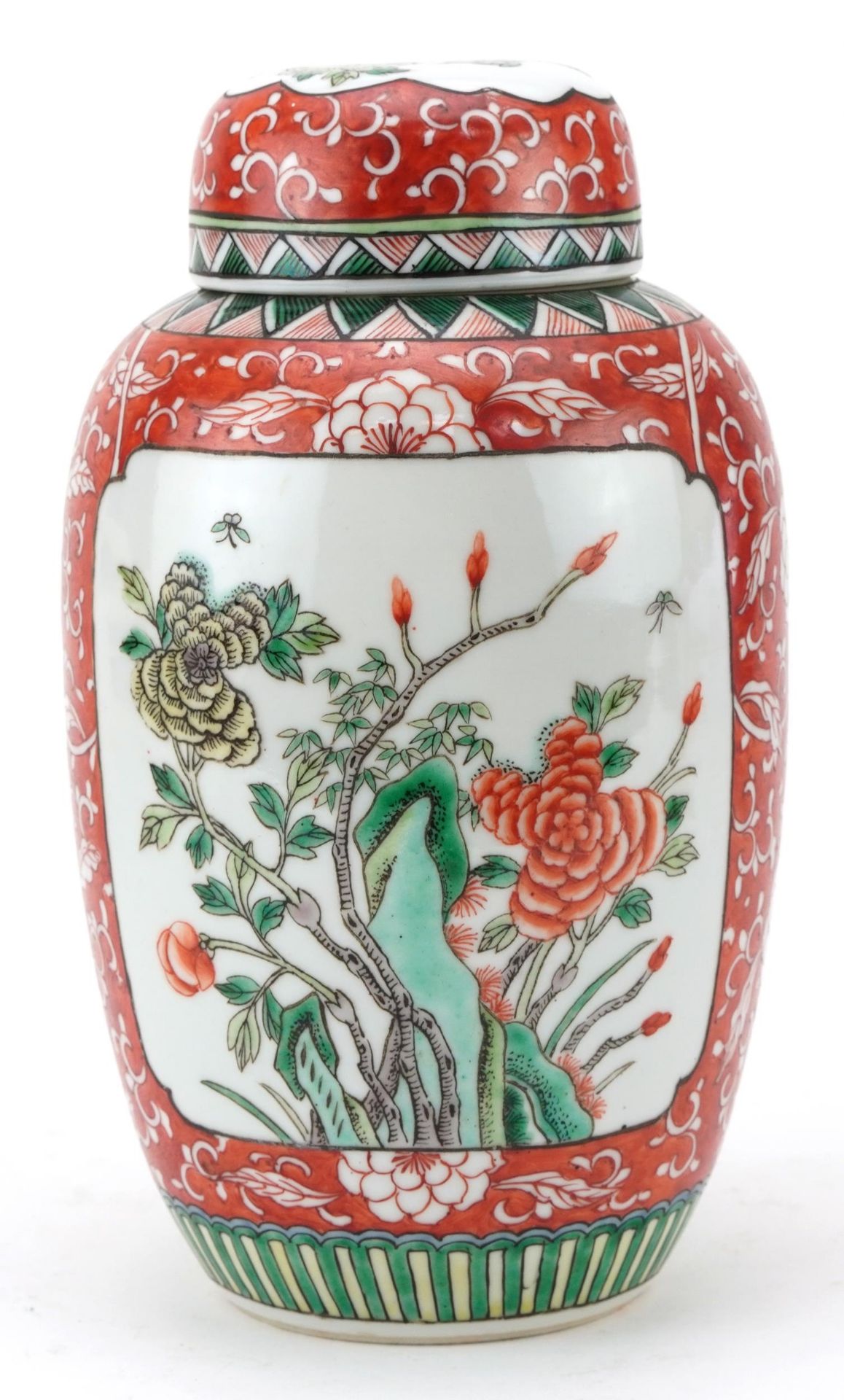 Chinese porcelain iron red ground ginger jar with cover hand painted in the famille verte palette - Bild 3 aus 6
