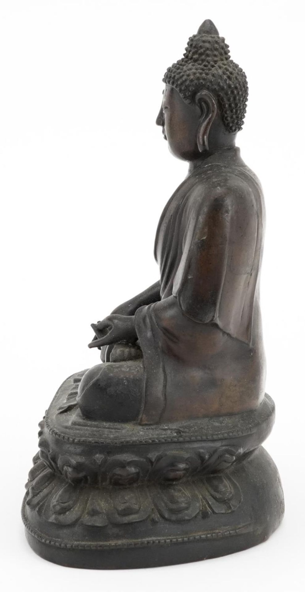 18th century Chinese bronze Buddha, 25cm high : For further information on this lot please visit - Image 2 of 6