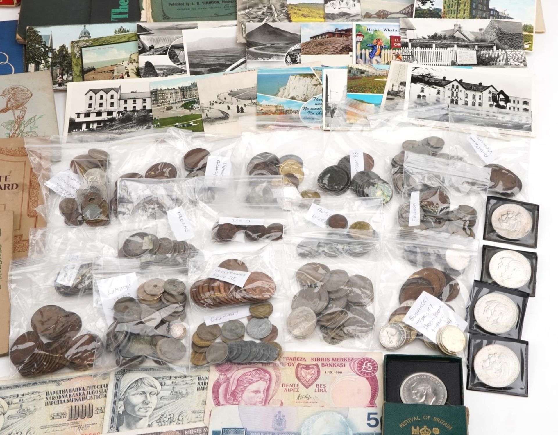 Large collection of coins and ephemera including cigarette cards, canvas backed Ordnance Survey maps - Bild 6 aus 13