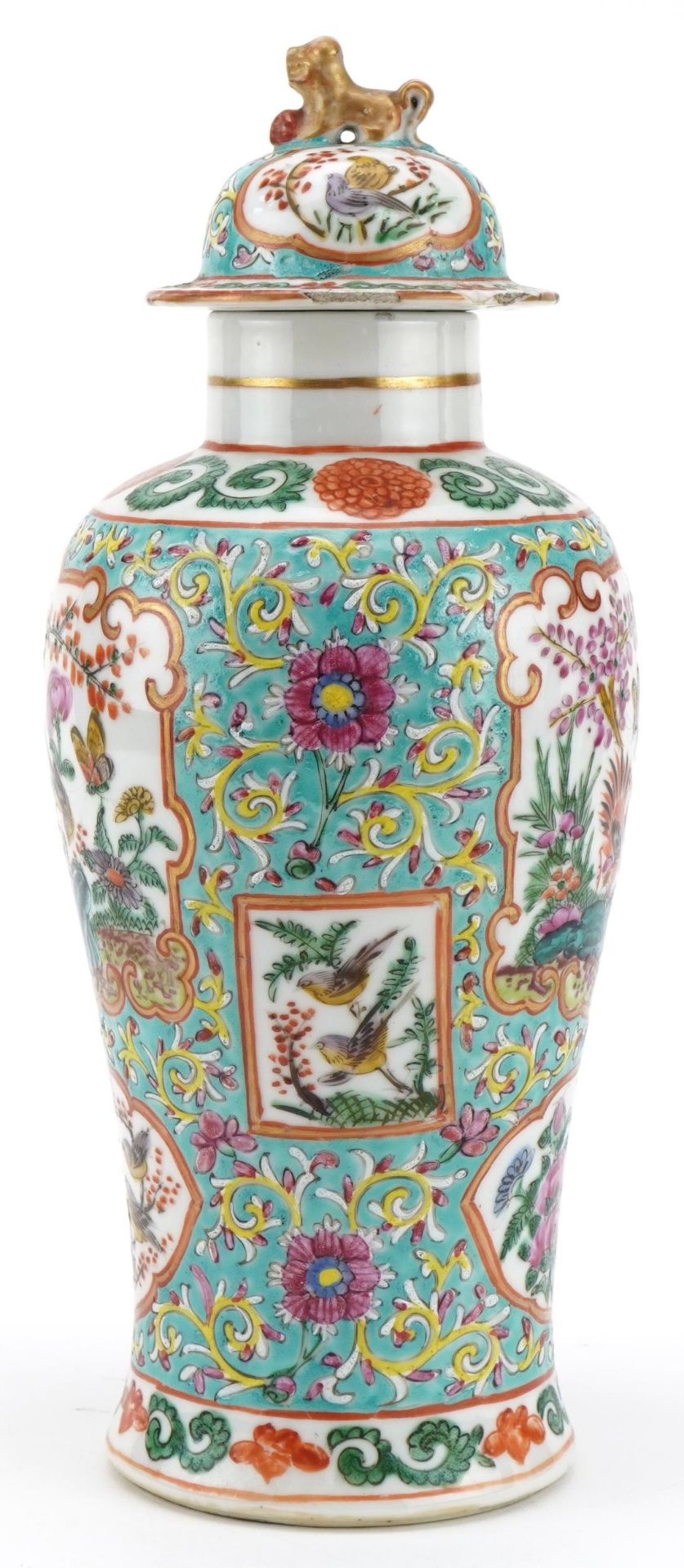Chinese porcelain turquoise and baluster vase and cover hand painted in the famille rose palette - Bild 2 aus 6