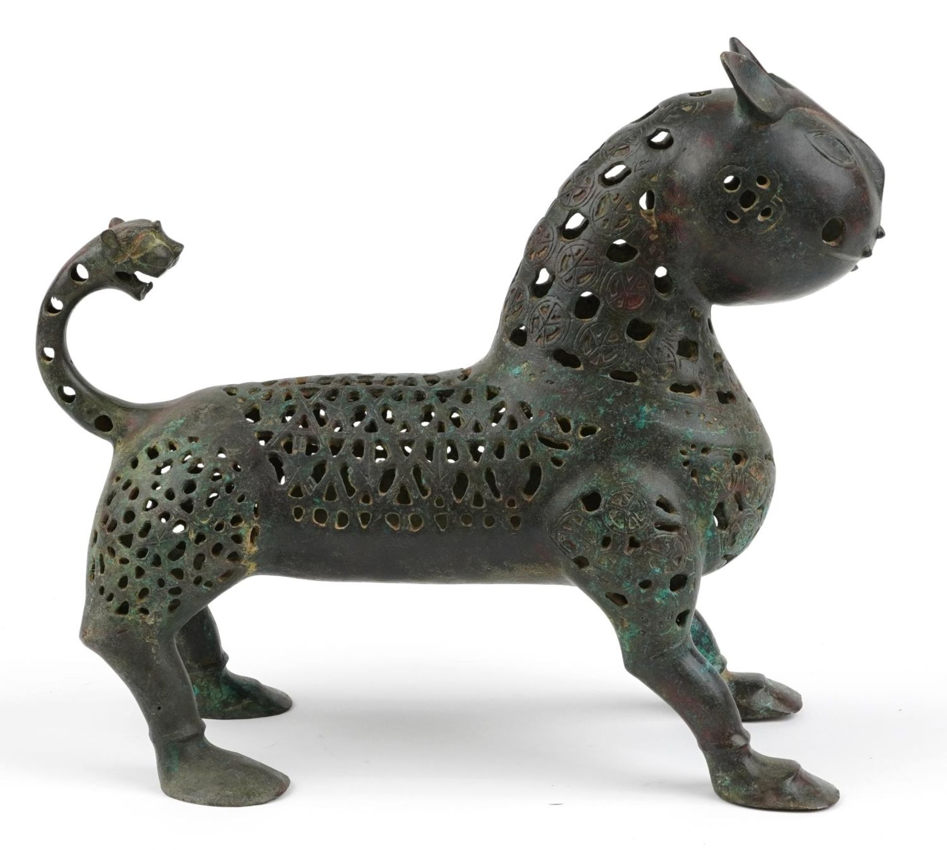 Persian verdigris patinated bronze openwork mythical cat, 31cm in length : For further information - Bild 4 aus 7