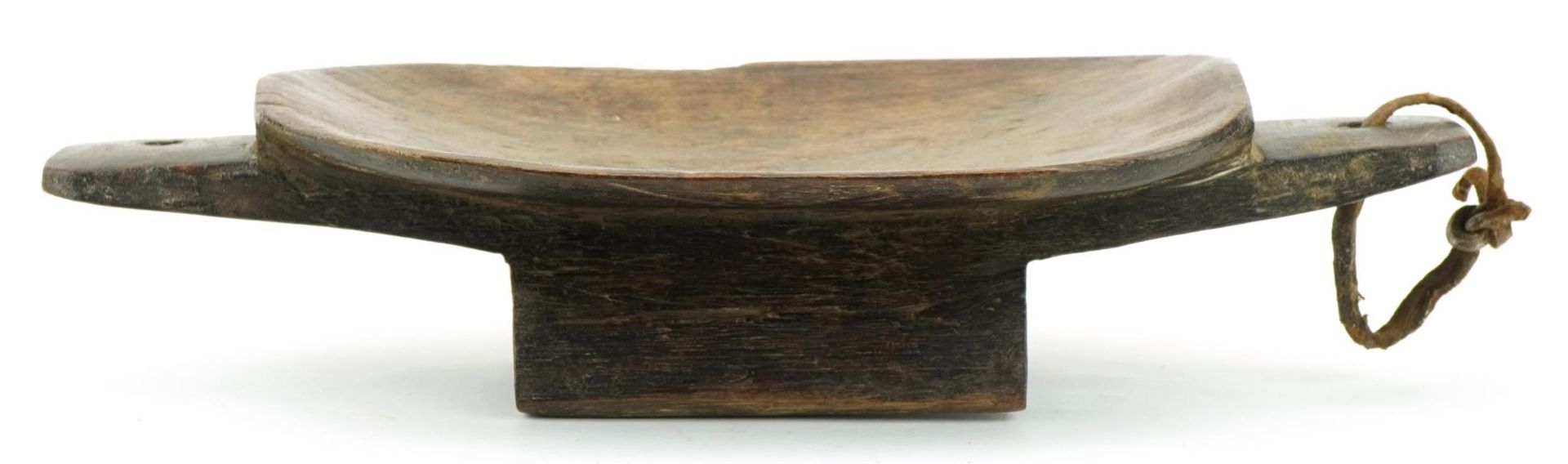 Tribal interest African Zulu Ugqoko wooden meat tray, 37cm wide x 7cm high : For further information